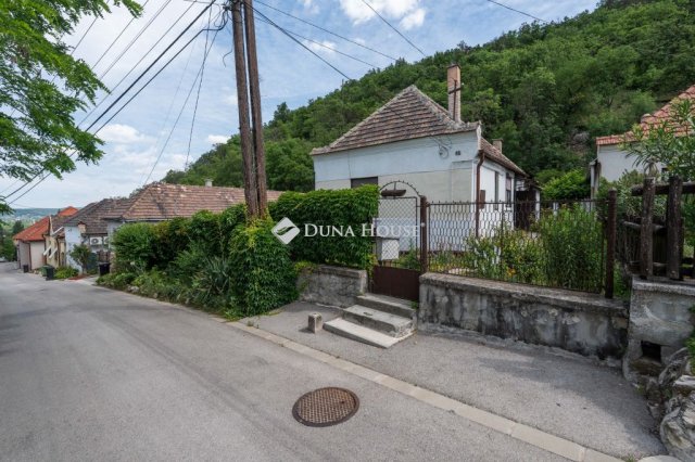 Eladó családi ház, Tatabányán, Kinizsi Pál utcában 34.9 M Ft