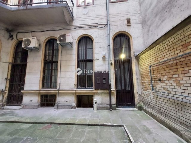 Eladó téglalakás, Budapesten, VII. kerületben 49.9 M Ft