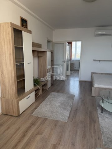 Kiadó téglalakás, albérlet, Szegeden 250 E Ft / hó, 2 szobás