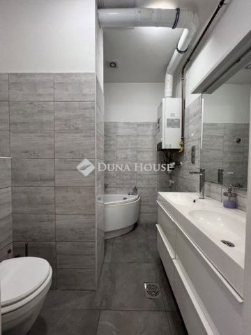 Eladó téglalakás, Budapesten, VI. kerületben 130.9 M Ft