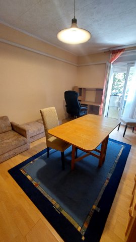 Kiadó panellakás, albérlet, Pécsett, Madách Imre utcában