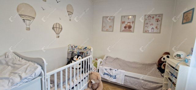 Eladó családi ház, Győrött 100 M Ft, 3 szobás