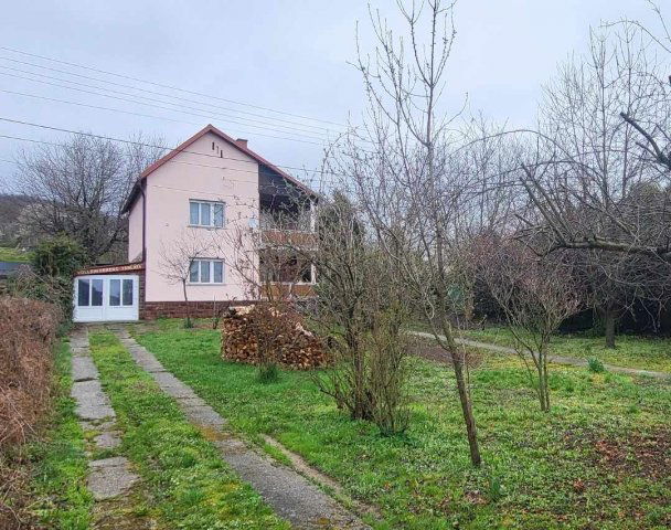 Eladó családi ház, Badacsonytomajon 87.9 M Ft, 4 szobás