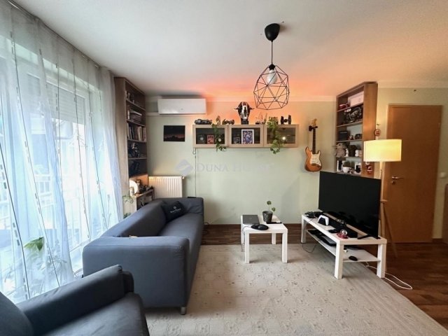 Eladó téglalakás, Budapesten, VIII. kerületben 68 M Ft, 2 szobás