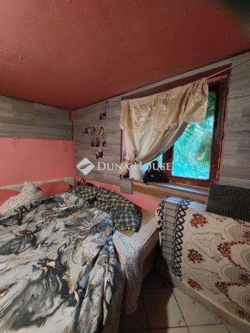 Eladó családi ház, Bugyin 23.99 M Ft, 2 szobás