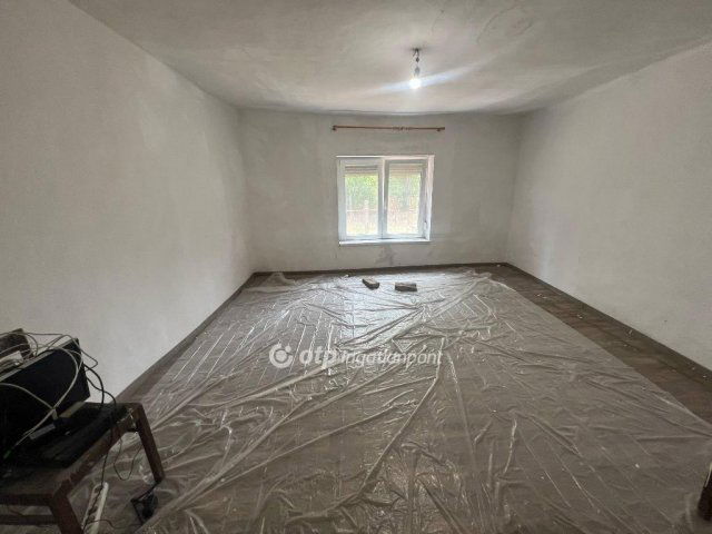 Eladó családi ház, Tápiószőlősön 9.9 M Ft, 2 szobás