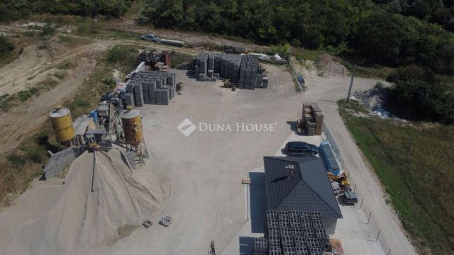 Eladó ipari ingatlan, Óbarokon 780 M Ft / költözzbe.hu