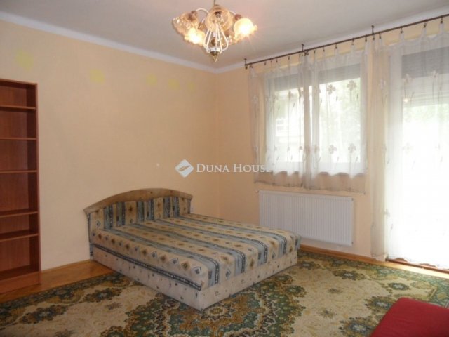 Kiadó téglalakás, albérlet, Szegeden 150 E Ft / hó, 1 szobás