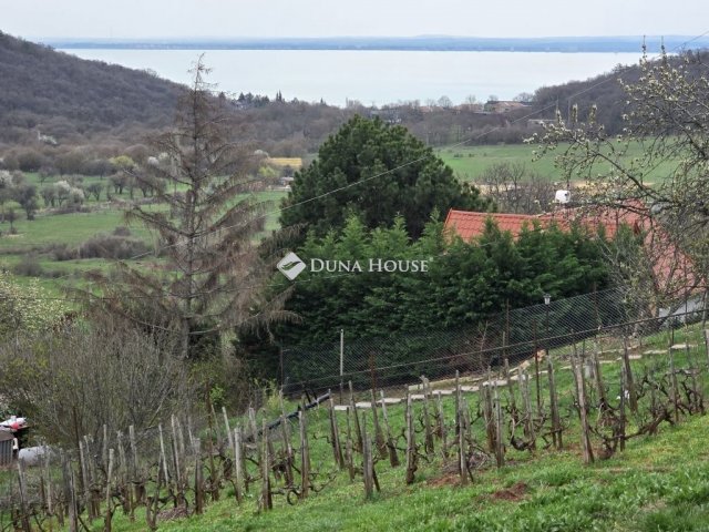 Eladó telek, Felsőörsön 30 M Ft / költözzbe.hu