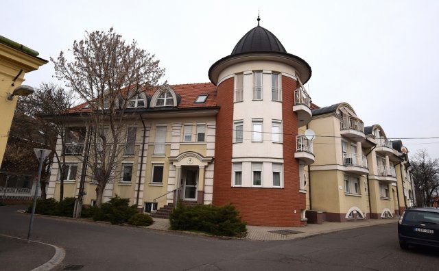 Eladó téglalakás, Debrecenben 86 M Ft, 2+1 szobás