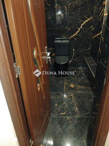 Eladó családi ház, XXI. kerületben, Popieluszko utcában