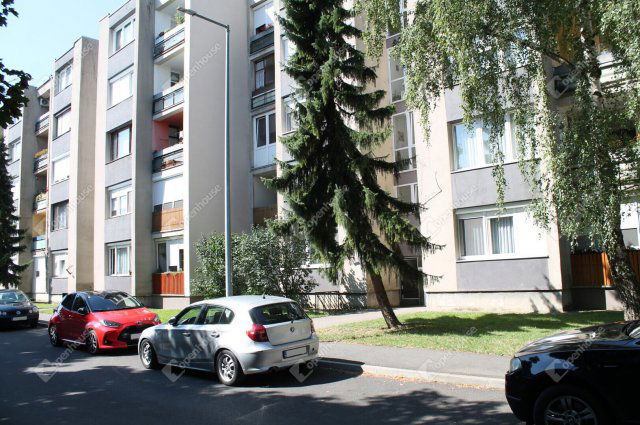 Eladó téglalakás, Kőszegen 44 M Ft, 2 szobás