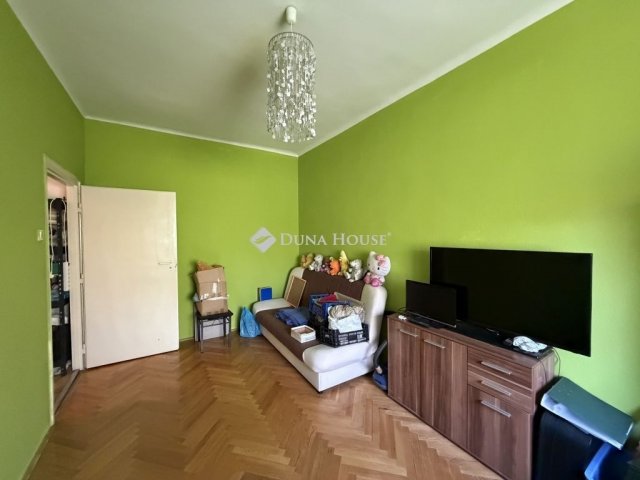 Eladó téglalakás, Pécsett 25.95 M Ft, 2 szobás