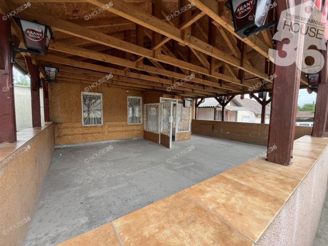 Eladó üzlethelyiség, Dunaegyházán 15.3 M Ft