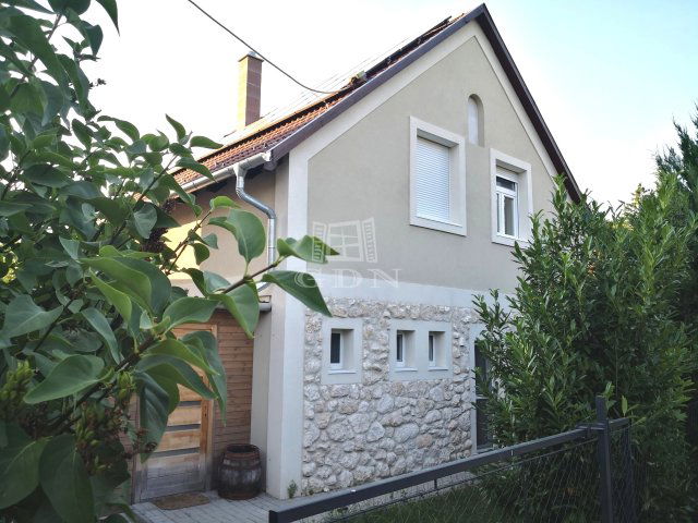 Eladó családi ház, Szentendrén 265 M Ft, 6 szobás