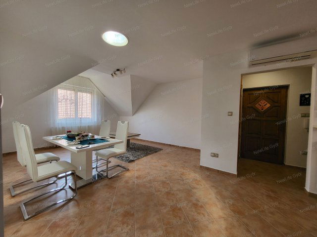 Eladó téglalakás, Győrött 71.5 M Ft, 3 szobás