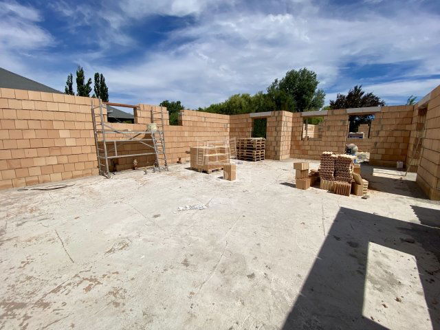 Eladó ikerház, Bicskén 89.9 M Ft, 2+2 szobás