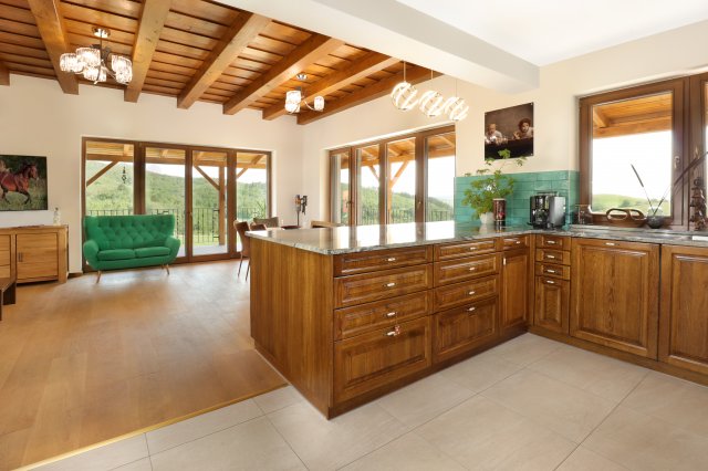 Eladó családi ház, Karancsságon 228 M Ft, 6 szobás