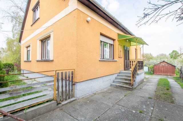 Eladó családi ház, Gyömrőn 99.9 M Ft, 5 szobás