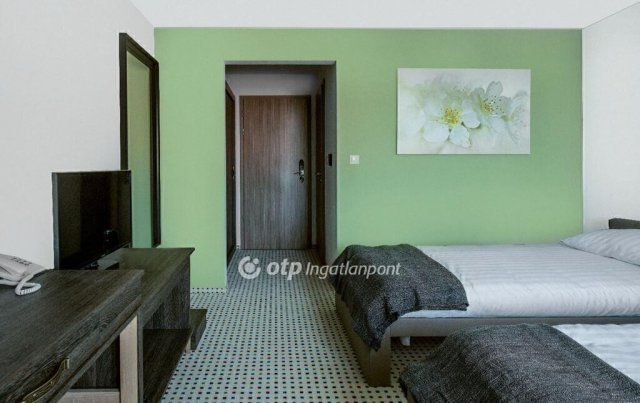 Eladó hotel, Velencén 990 M Ft / költözzbe.hu