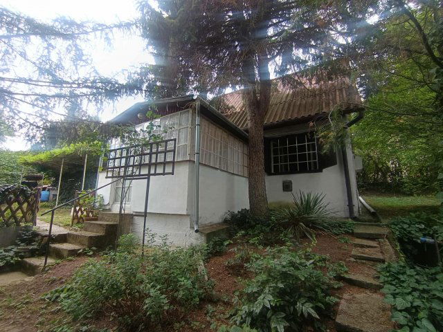 Eladó családi ház, Pécsett 29.9 M Ft, 3 szobás