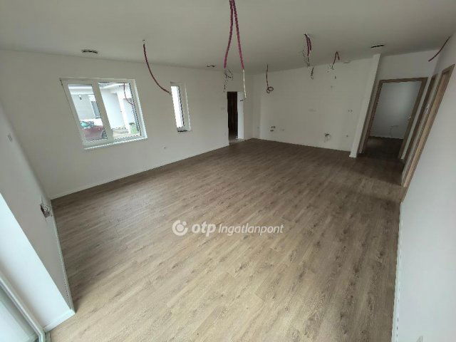 Eladó ikerház, Hajdúsámsonon 84.9 M Ft, 4 szobás