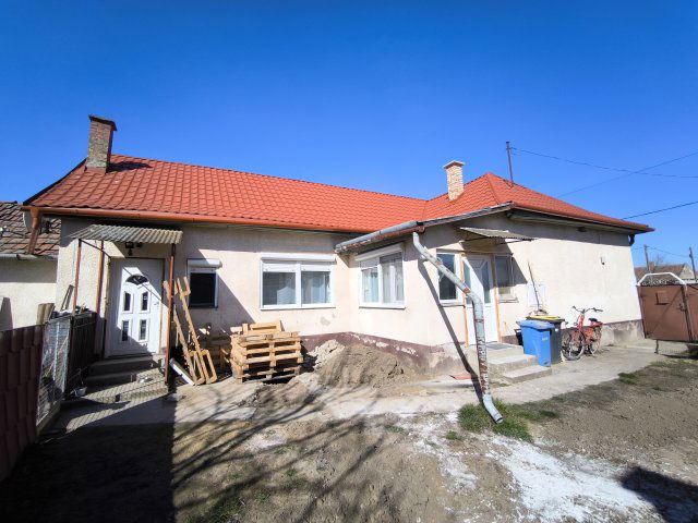 Eladó családi ház, Nagykerekin 17.9 M Ft, 3 szobás