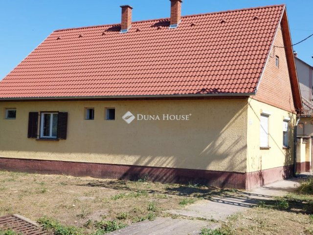 Eladó családi ház, Sükösdön 31.9 M Ft, 3 szobás