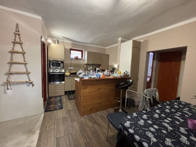 Eladó családi ház, Góron 46 M Ft, 4 szobás