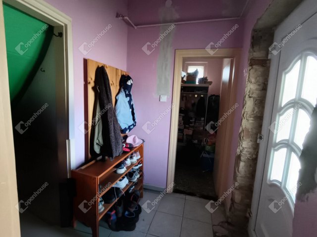 Eladó családi ház, Kadarkúton 36.99 M Ft, 4 szobás