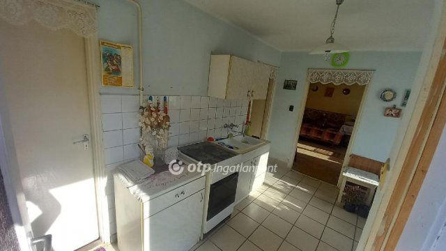 Eladó családi ház, Somoskőújfalun 14.8 M Ft, 4 szobás