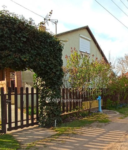 Eladó nyaraló, Tiszajenőn 26.99 M Ft, 2 szobás
