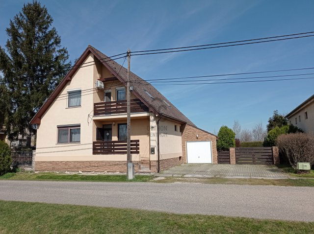 Eladó családi ház, Csornán 59 M Ft, 5 szobás