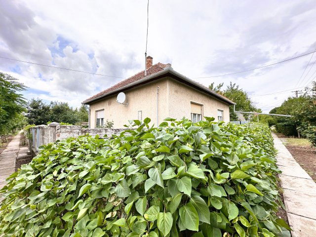 Eladó családi ház, Sarkadon 16 M Ft, 3 szobás