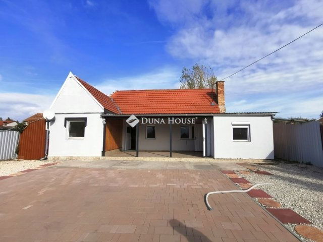 Eladó családi ház, Esztergomban 47 M Ft, 5 szobás