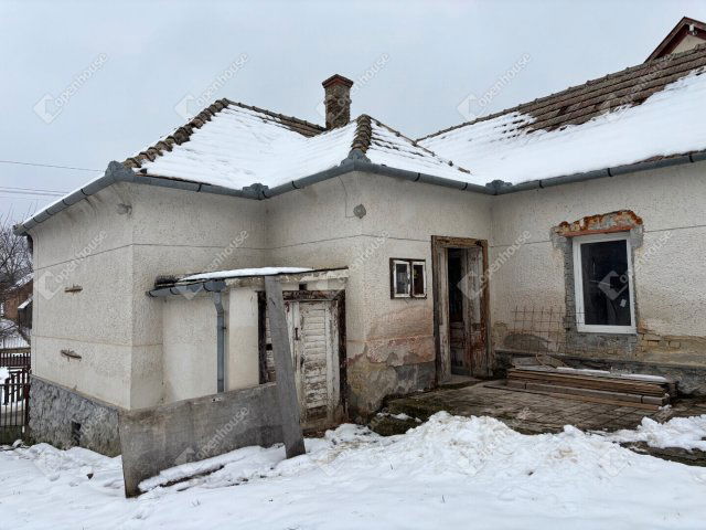 Eladó családi ház, Nemesrádón 30 M Ft, 5 szobás