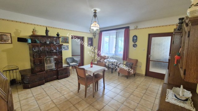 Eladó családi ház, Békéscsabán 94.9 M Ft, 5+1 szobás