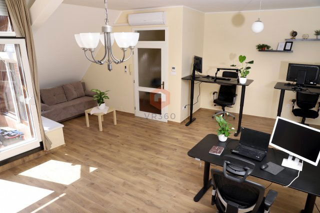Kiadó téglalakás, albérlet, Pécsett 350 E Ft / hó, 3 szobás