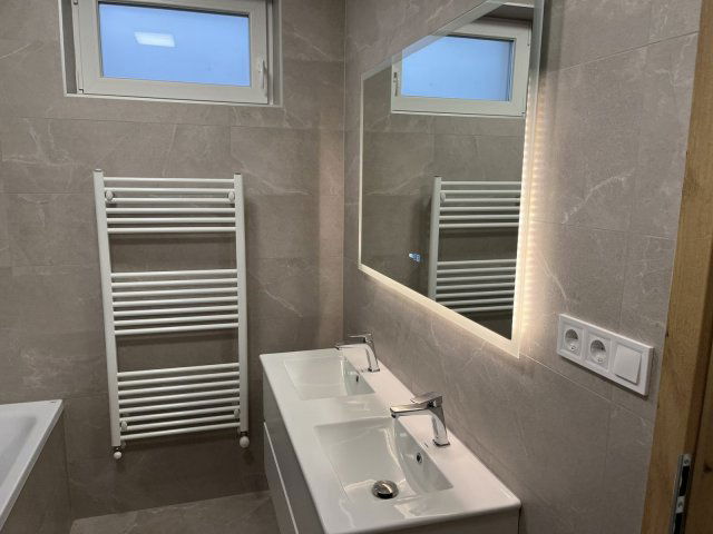 Eladó ikerház, Nyíregyházán 72 M Ft, 3 szobás