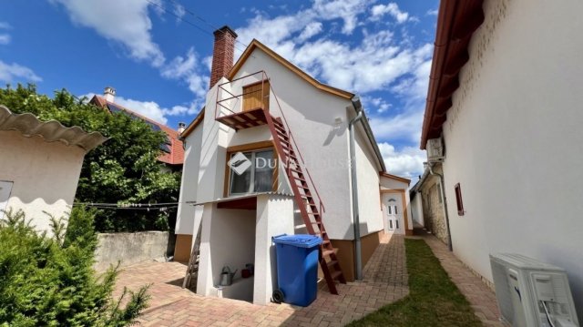 Eladó családi ház, Csopakon 85 M Ft, 2 szobás