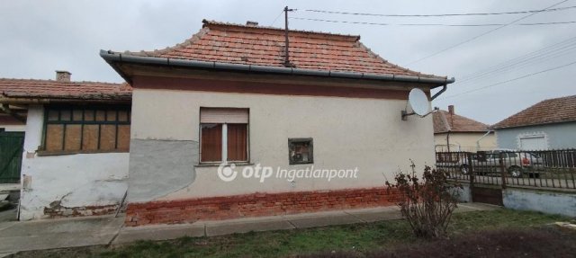 Eladó családi ház, Tószegen 25 M Ft, 2+1 szobás