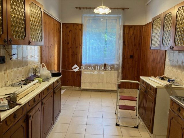 Eladó családi ház, Budapesten, III. kerületben 399 M Ft