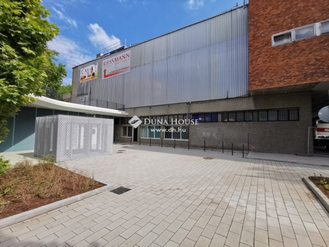 Kiadó üzlethelyiség, Tatabányán 3477 E Ft / hó