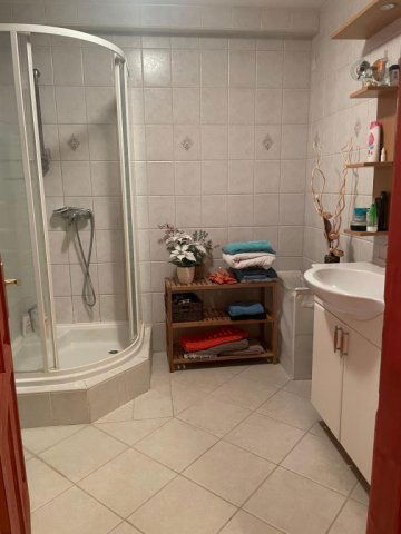 Eladó családi ház, Diósdon 189.9 M Ft, 8 szobás