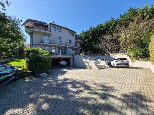 Eladó ikerház, Budapesten, III. kerületben 319 M Ft, 5 szobás