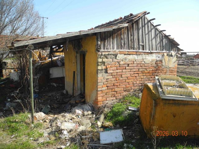 Eladó családi ház, Mezőtúron, Törő Pál utcában 1.6 M Ft