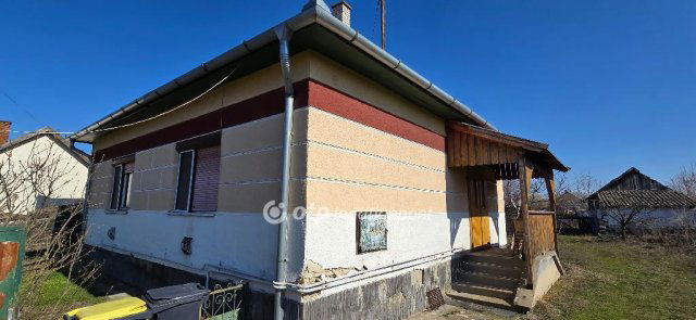 Eladó családi ház, Mikepércsen 49.9 M Ft, 2 szobás