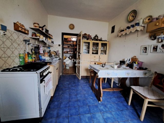 Eladó családi ház, Sárbogárdon 26.125 M Ft, 4 szobás