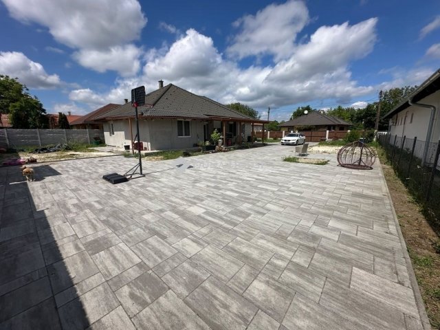 Eladó családi ház, Albertirsán 130 M Ft, 4 szobás