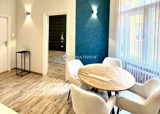 Eladó téglalakás, Budapesten, VII. kerületben 139 M Ft, 3 szobás